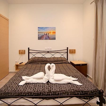 Karnagio Rooms Kyparissia Exteriör bild