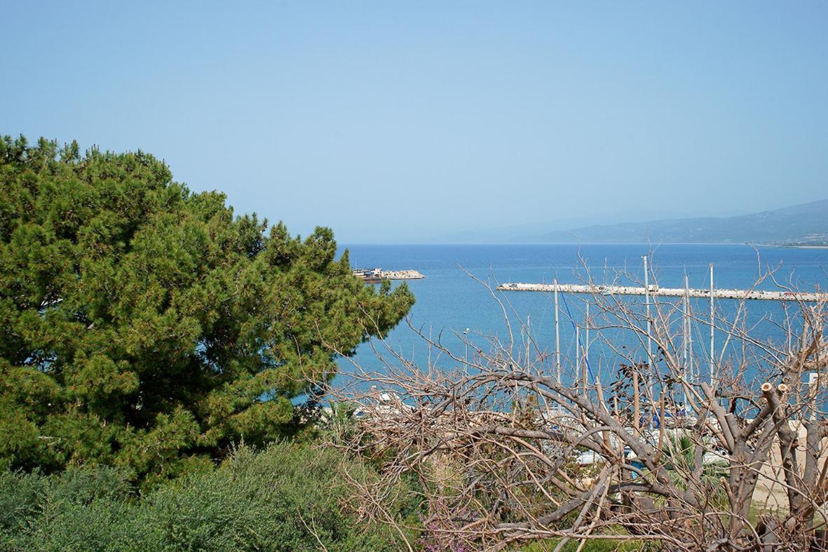 Karnagio Rooms Kyparissia Exteriör bild