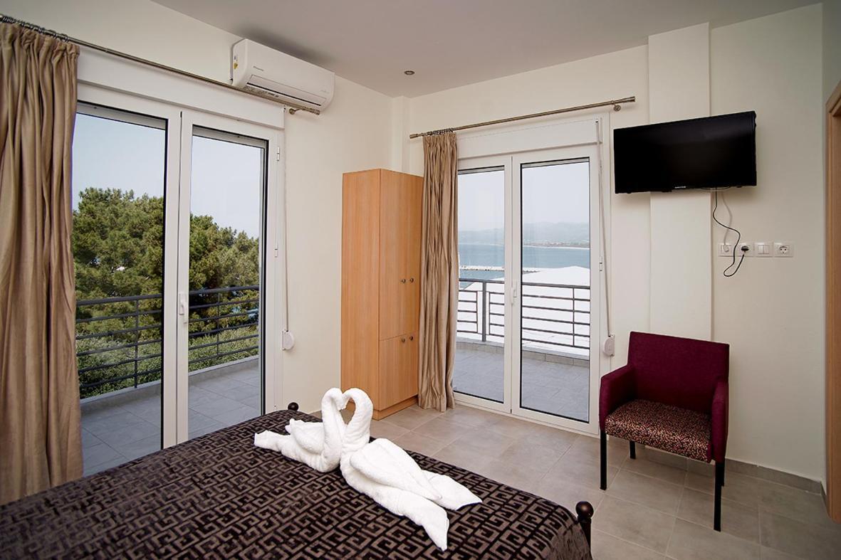 Karnagio Rooms Kyparissia Exteriör bild