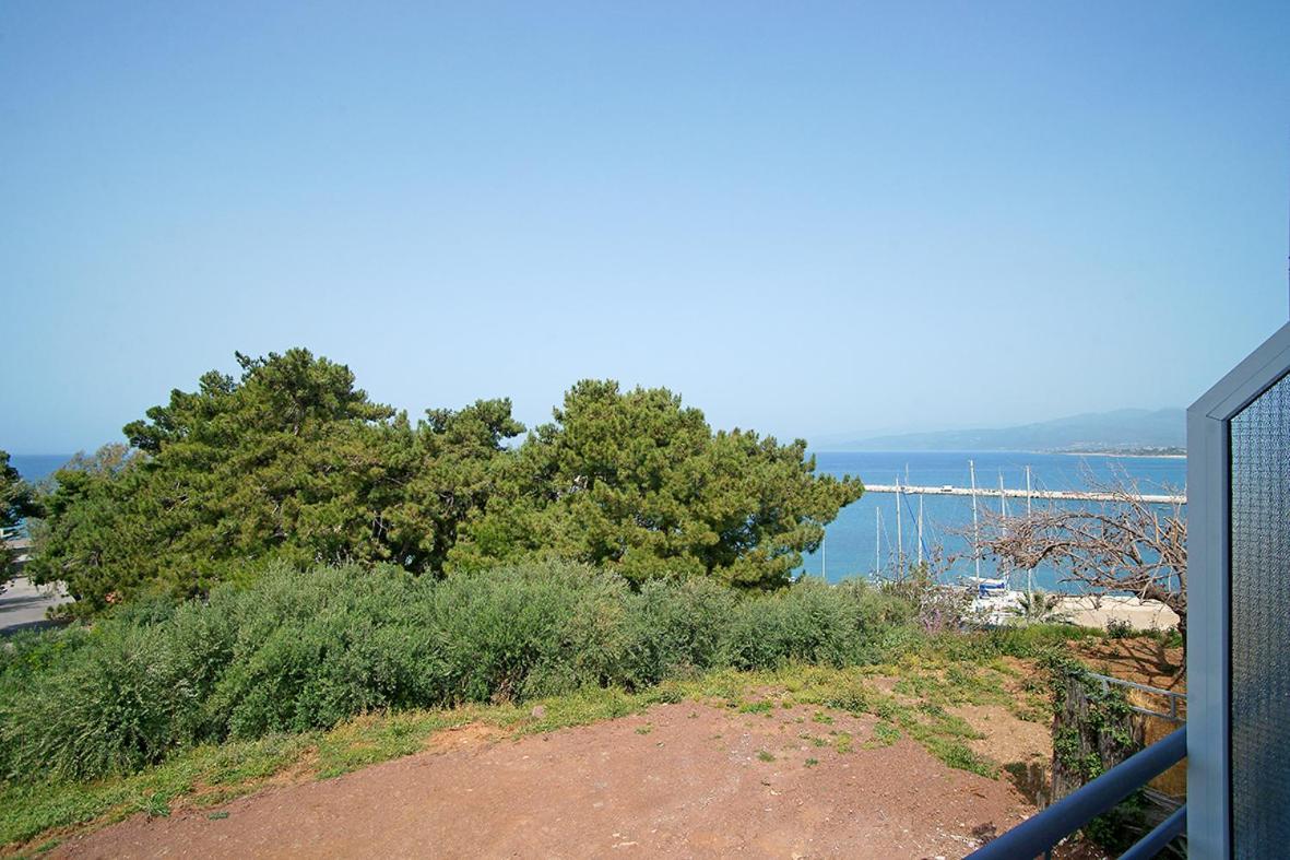 Karnagio Rooms Kyparissia Exteriör bild