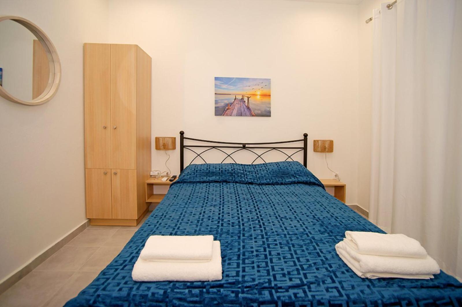 Karnagio Rooms Kyparissia Exteriör bild
